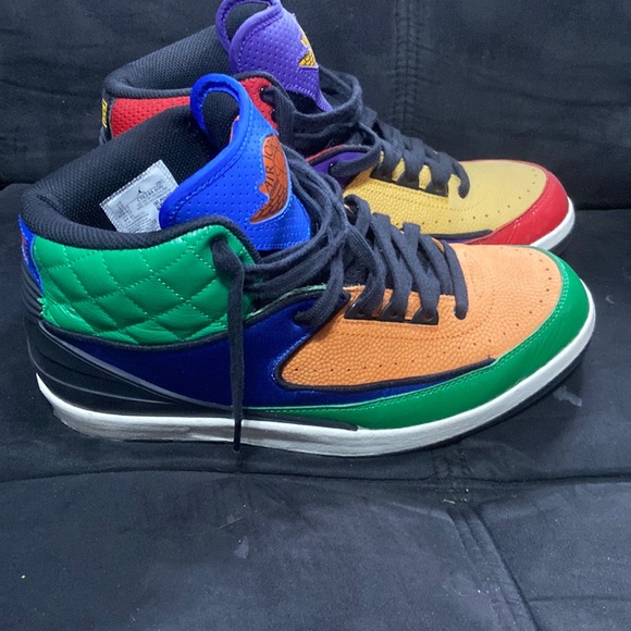 Jorden 3s size 10 barely worn, no box going for 230$